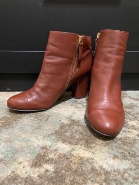 Boots, Brown